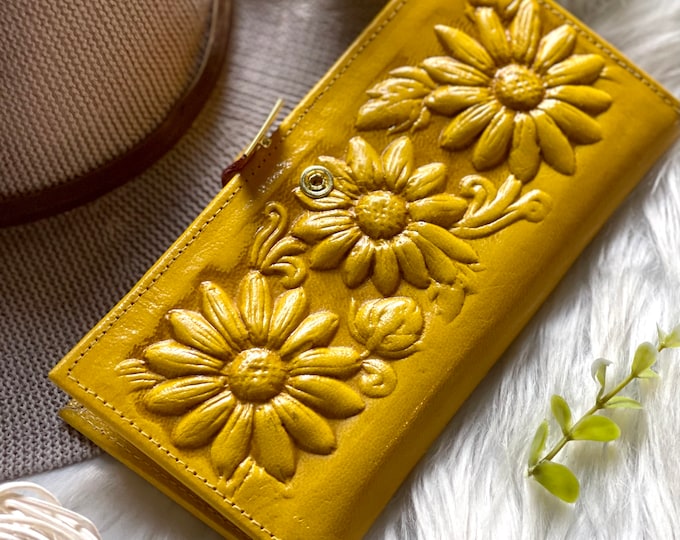 Handmade Sunflowers bifold wallet • Womens wallet • Sunflower gifts