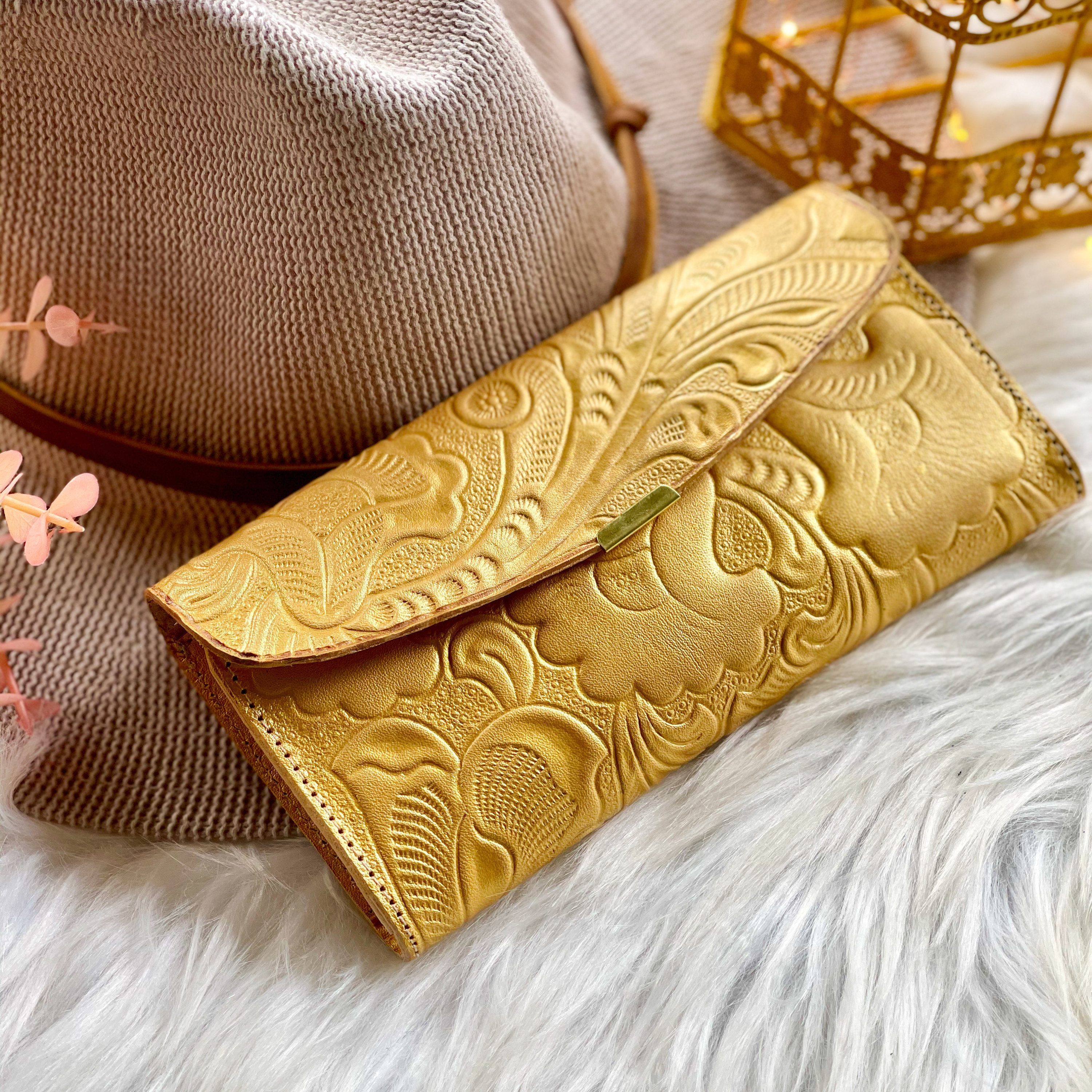 Embossed Leather trifold Wallets for Women • Personalized Gifts for Her • Engraved wallets