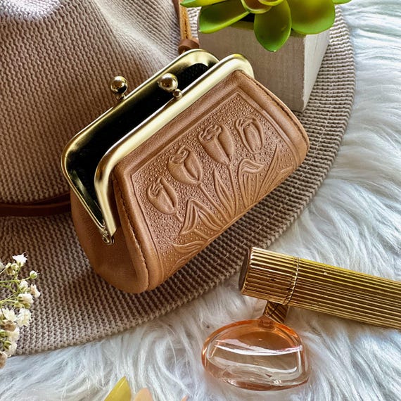 Handmade Leather Kiss Lock Coin Purse: Vintage Style Change Purse