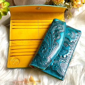 Cute Personalized leather wallets for women • Credit Cards Women's Wallets  • Personalized  Engraved wife gifts