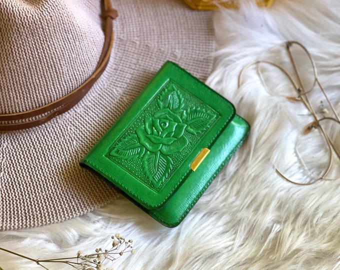 Handmade embossed leather small wallet • wallet woman wallet•  minimalist wallet • vintage style