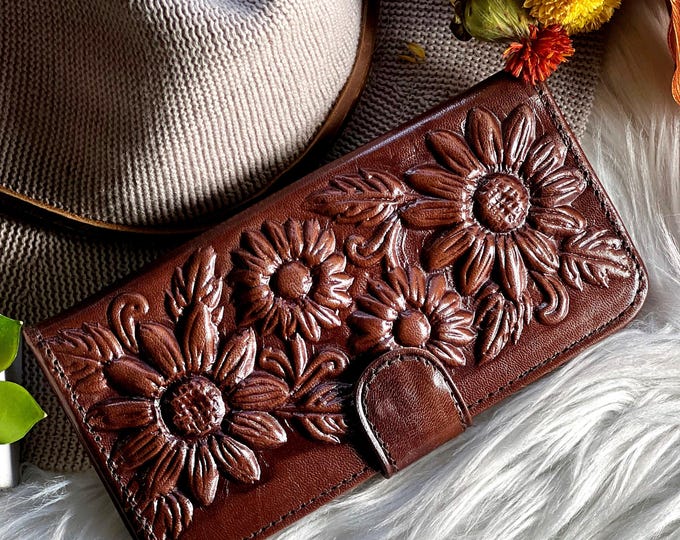 Handmade Embossed leather Sunflowers wallets for women •  Personalized Gifts for her  • Cottage core wallets