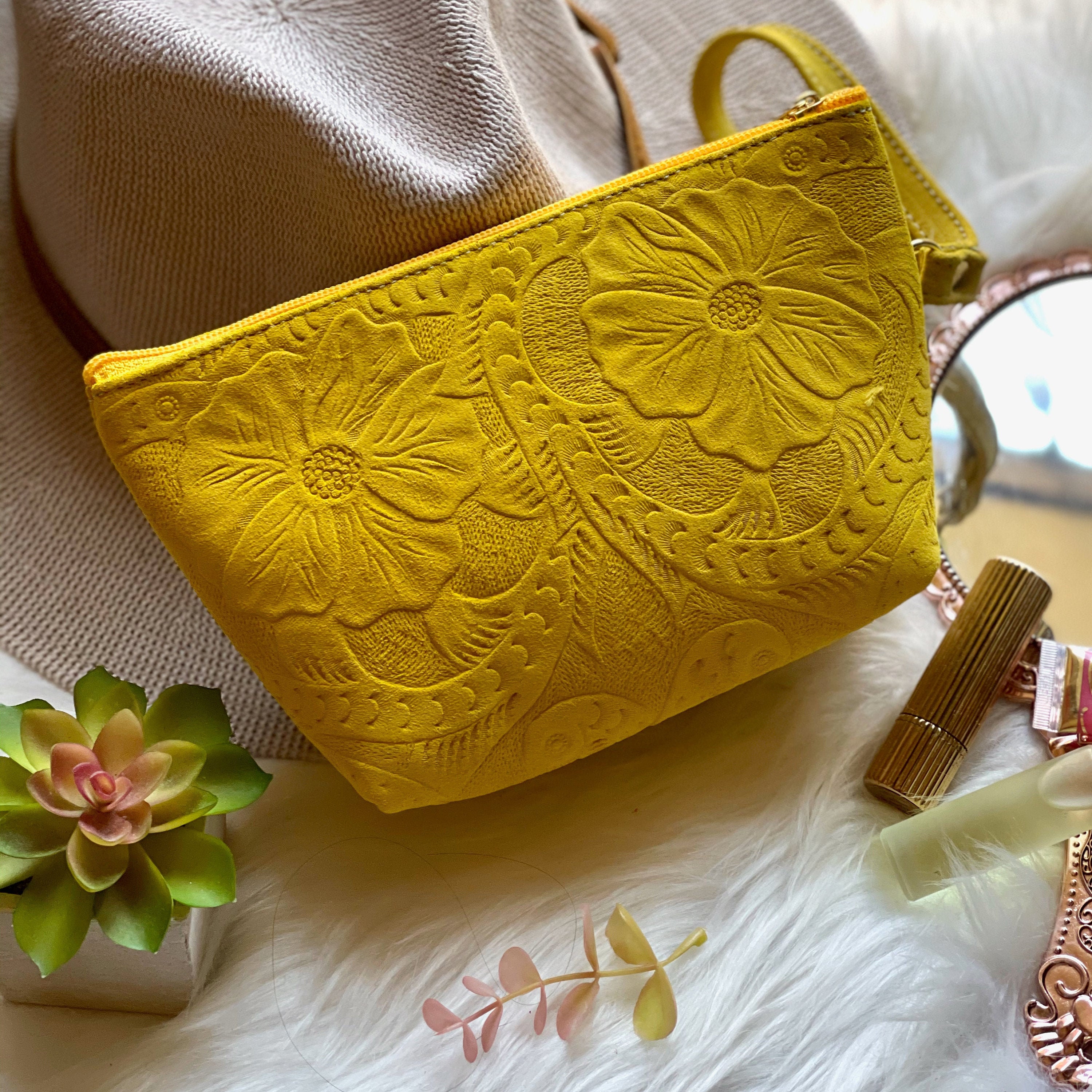 Handmade leather Make up Bag • Cosmetic Bag • Gift for her