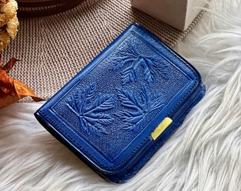 Handcrafted Leather Wallet: Embossed Maple Leaf, Engraved Gift