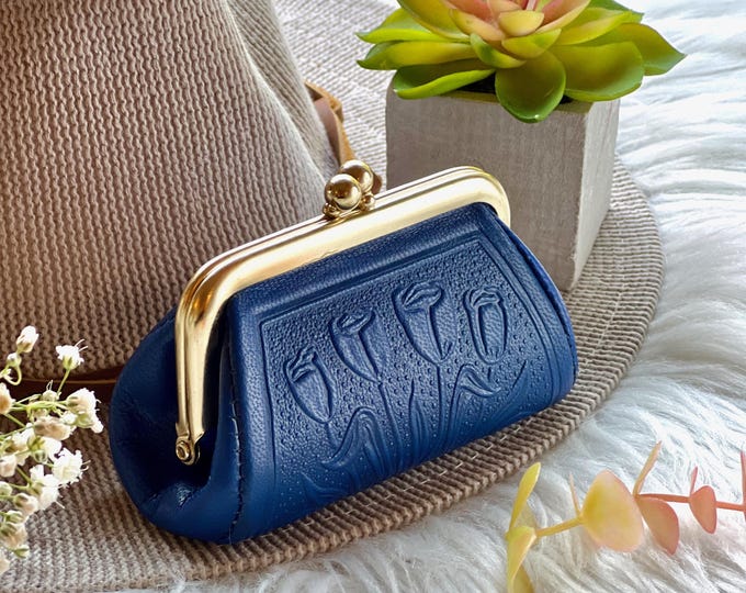 Leather vintage style kiss lock purse •  Change bag • change purse • Kiss Lock small  bag • gifts for mom