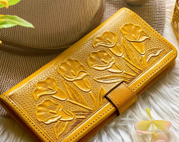 Cute sustainable leather women wallets • Personalized gifts for her • Calla Lillies flowers wallets • personalized gifts