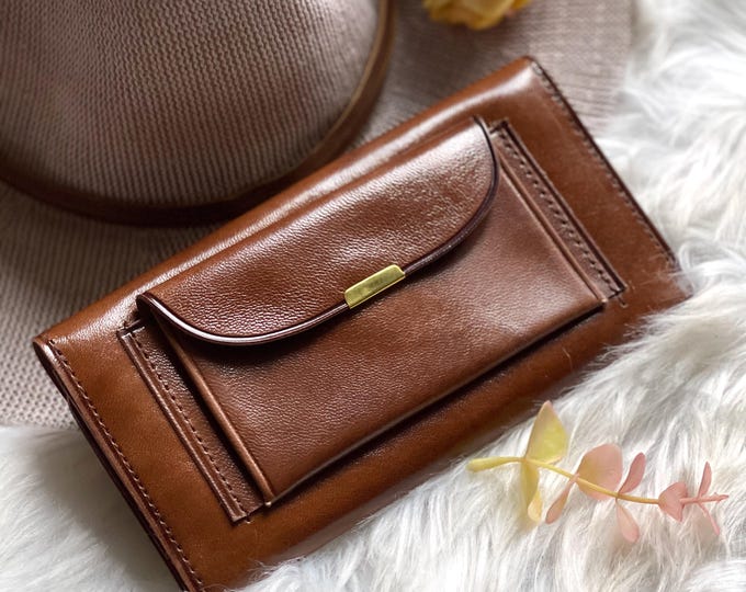 Slim Leather Wallet for Women: Handmade Retro Style with Zipper Pocket