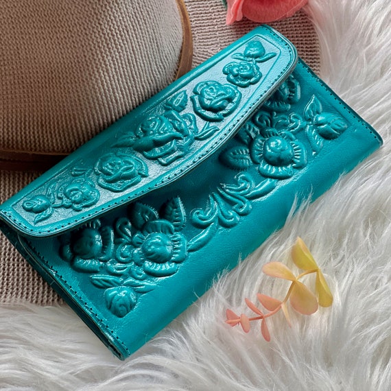 Handmade Leather Women's Wallet: Vintage style Roses, Personalized Bifold Wallet