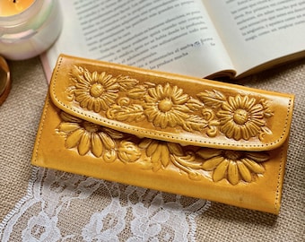 Handmade Sunflower Leather Wallet for Women: Bohemian Bifold Gift