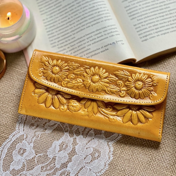 Handmade Sunflower Leather Wallet for Women: Bohemian Bifold Gift