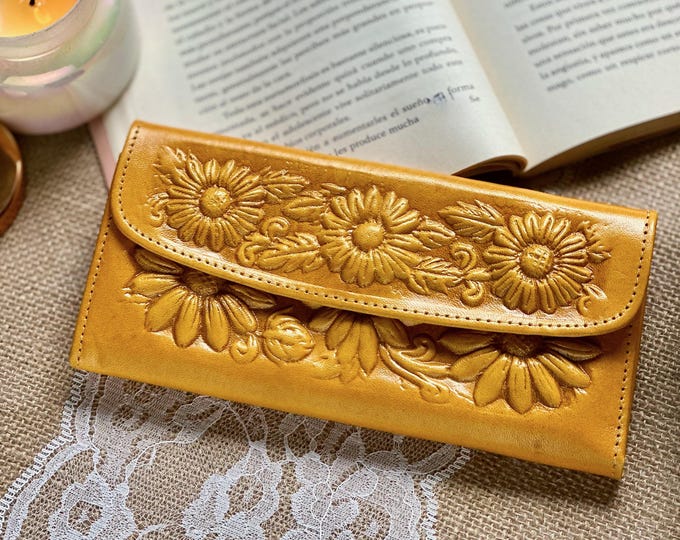 Handmade Sunflower Leather Wallet for Women: Bohemian Bifold Gift