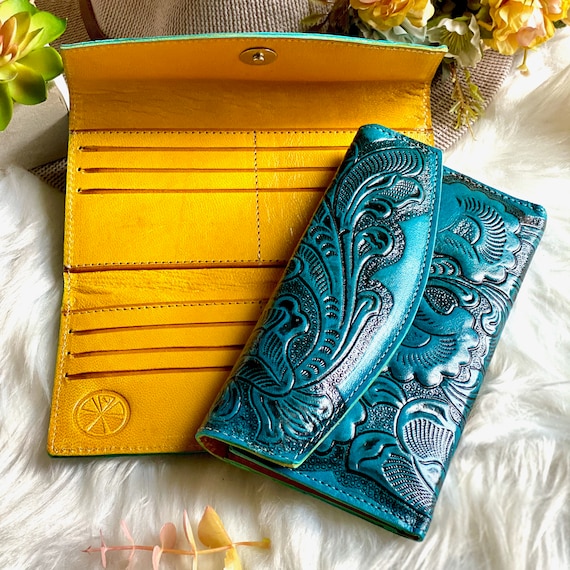 Handmade Floral Engraved Leather Wallet for Women - Personalized Women's Gift