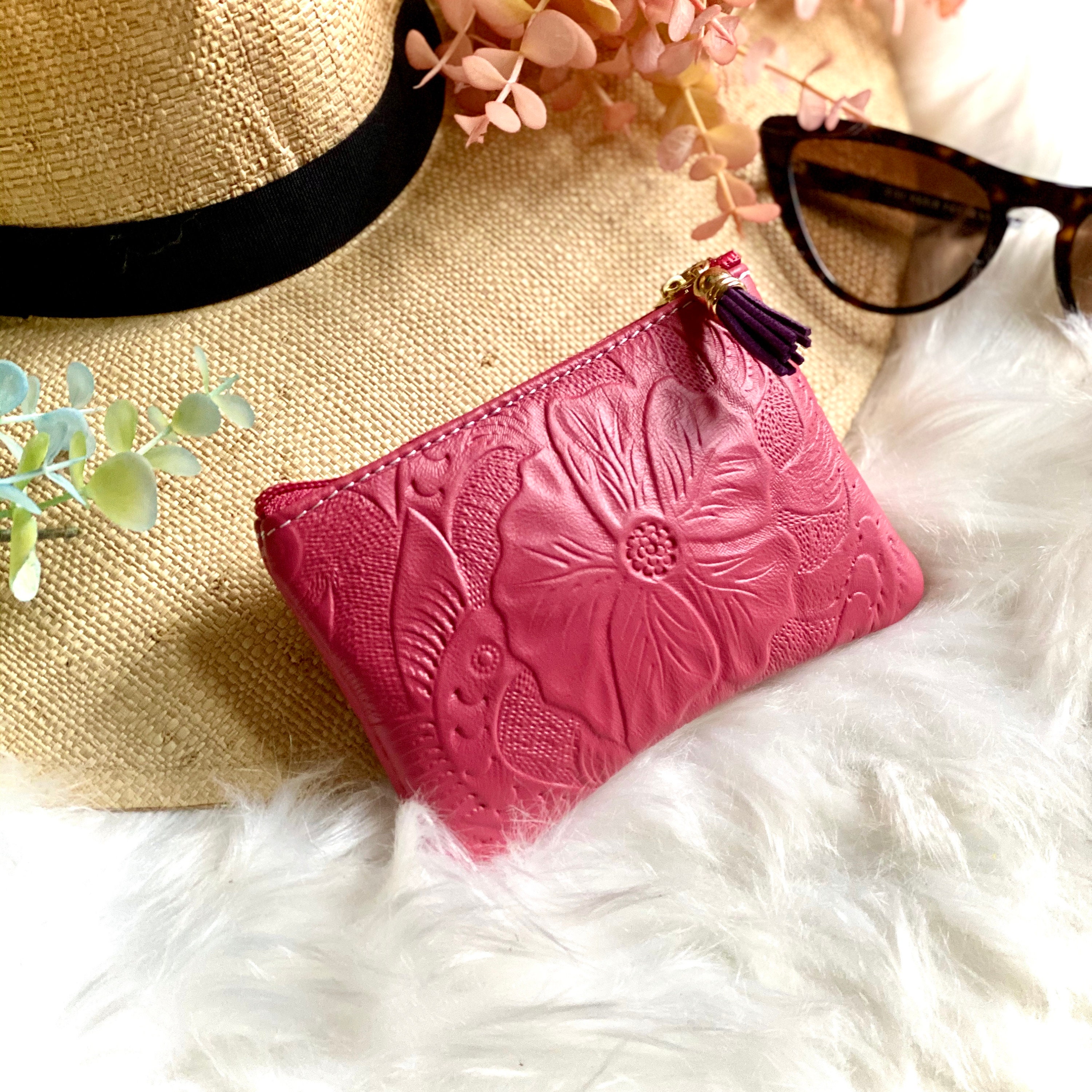 Leather small pouch •Small cosmetic bag • Essential oil storage • gifts