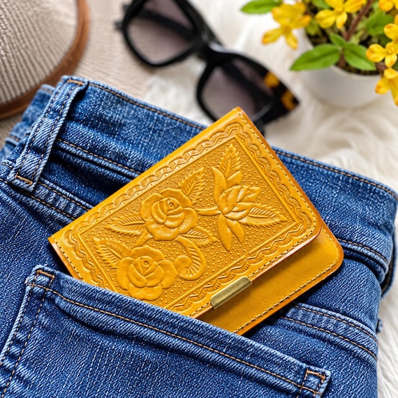 Personalized Floral Leather Wallet for Women, Vintage Mini Bifold Wallet, Engraved Small Wallet, Flower Lover Gift