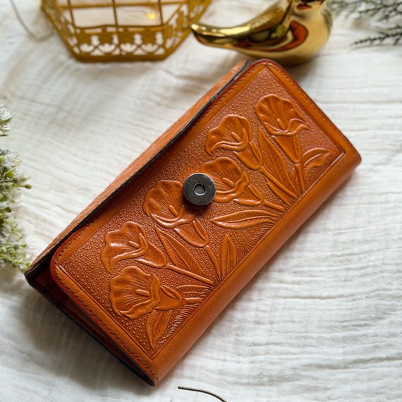 Floral Embossed Leather Wallet for Women • Handmade Personalized Wallet • Vintage Style with Photo Window