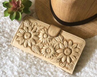 Sunflower Bifold Wallets for women   • Leather Accessories •  Gifts for Her •  Personalized Gifts