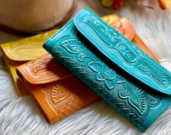 Embossed leather wallets for women • women gifts • women wallets • credit cards purse