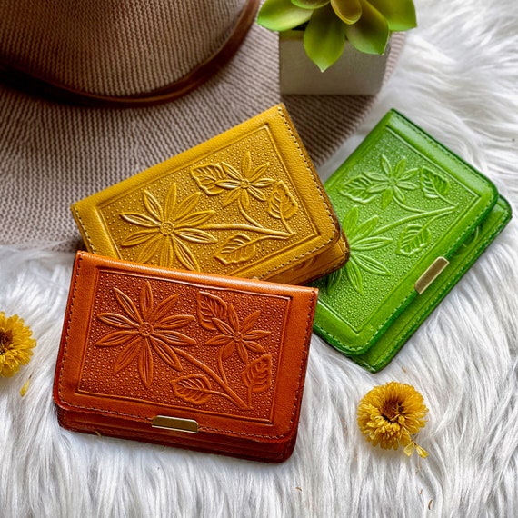 Discover Our Small Wallets for Women