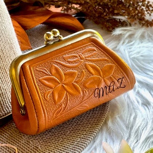 Clasp coin purse	leather change purse	plumeria coin purse	vintage style purse	coin purse clasp	vintage coin purse	leather coin purse	gift for her	coin purse	coin bank	coin pouch	gifts for her	kiss lock