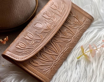 Embossed Tulip Leather Wallet for Women: Handmade Personalized Wallet