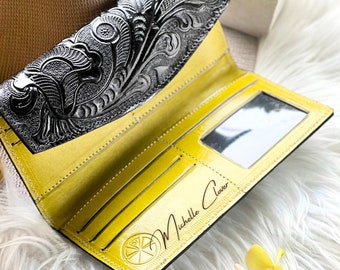 Handcrafted Leather Wallets: Unique Gifts for Women, Personalized and Contemporary- Boho