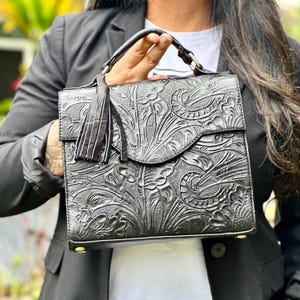 Embossed Leather Purse and Wallet Set: Vintage style Envelope Crossbody Bag