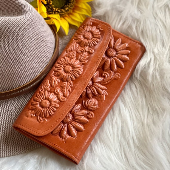 Handmade Sunflower Leather Wallet for Women: Bohemian Bifold Gift