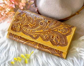 Handcrafted leather wallets for women • personalized gifts for her • Gifts for mom