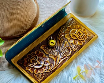 Handcrafted leather wallets for women • Personalized Gifts for her • Trifold wallets