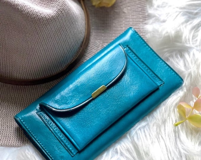 Handmade Leather Wallets for Women: Slim Vintage Style, Personalized Option
