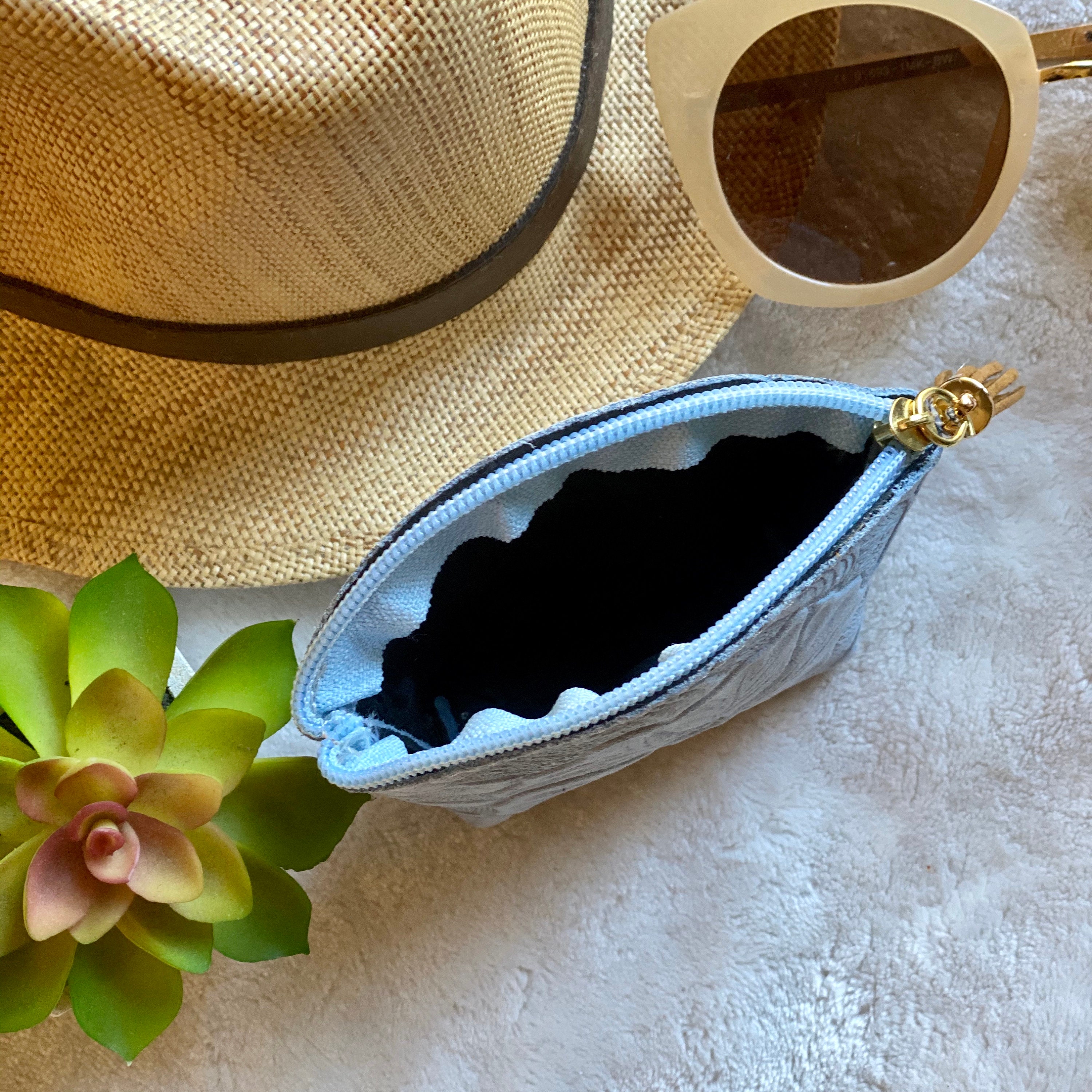 Carved leather pouch Woman leather pouch Hibiscus coin purse small