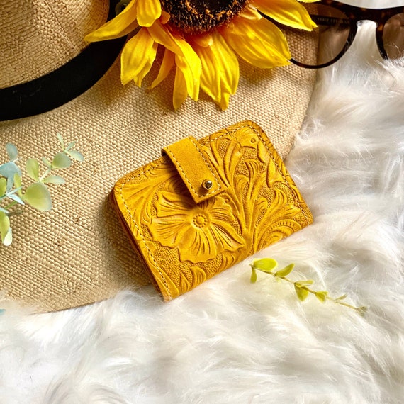 Handcrafted Small Leather Wallet for Women – Floral Card Holder, Pocket wallet
