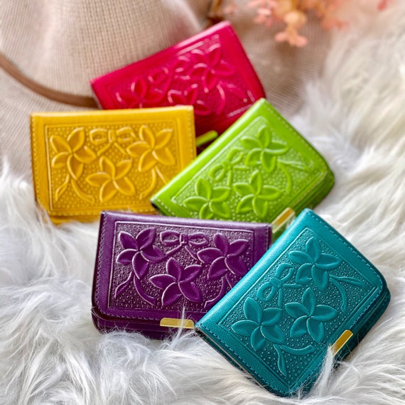 Handcrafted leather plumerias minimalist wallet • small women's wallet • personalized gifts for her