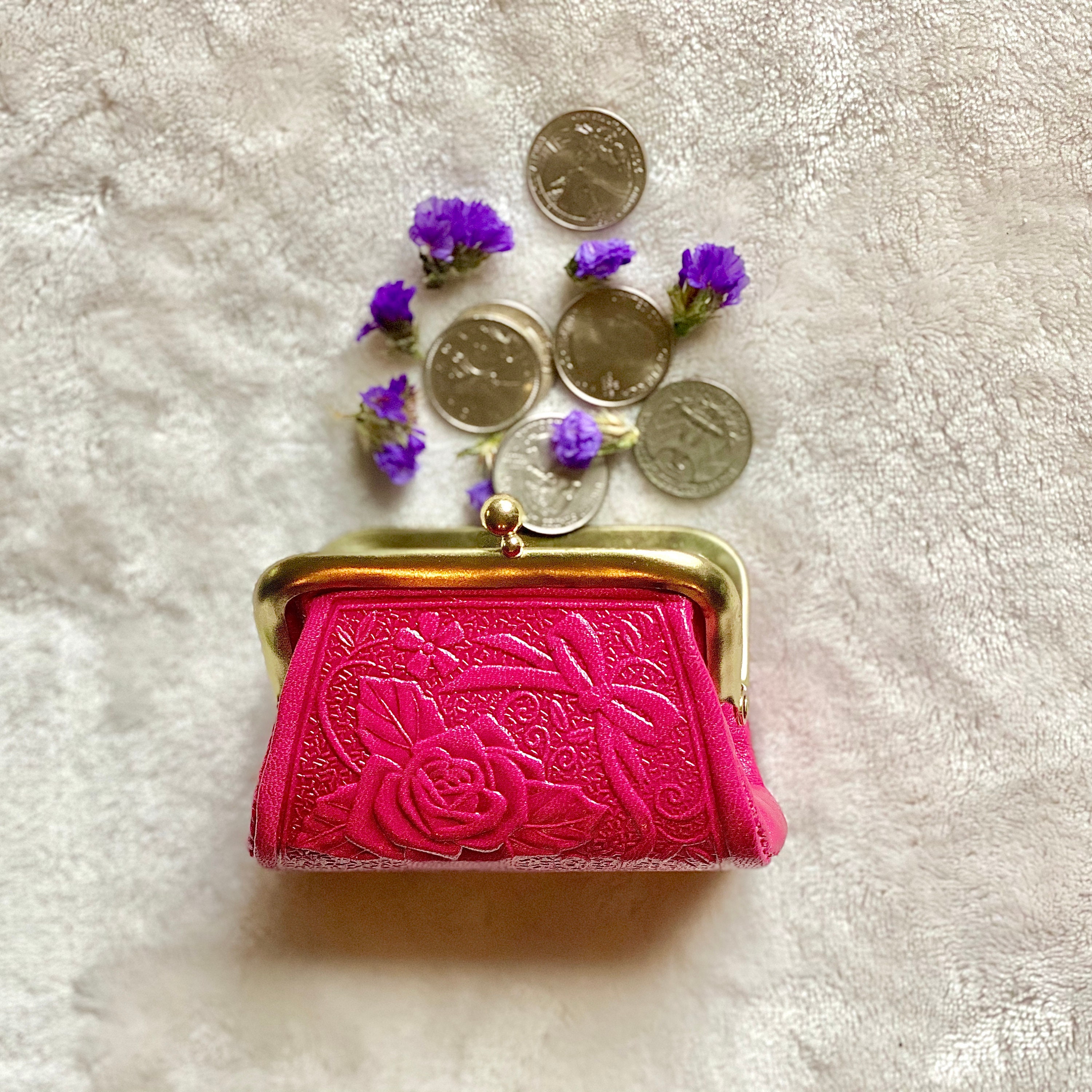 Woman Change purse Small coin purse Embossed leather clasp purse