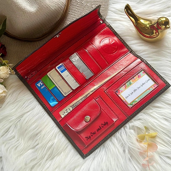 Personalized Handmade Leather Wallets for Women - Sustainable & Stylish Gifts for Her