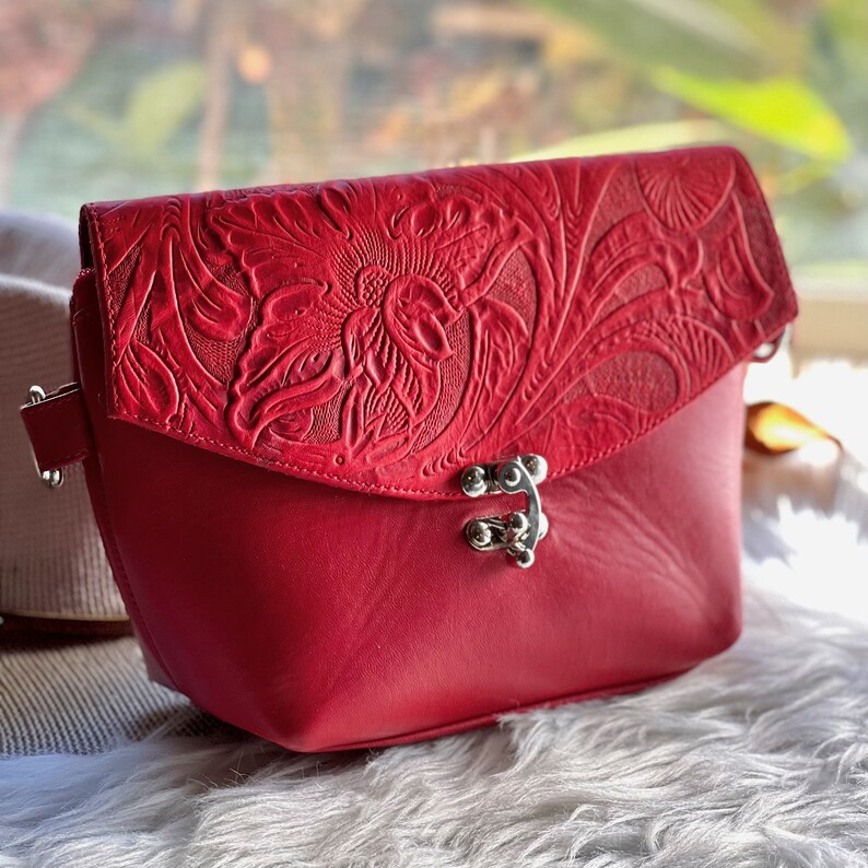 Leather Crossbody	Handmade Crossbody	Small Bag	Boho Crossbody Bag	Woman Purse	Bag for women	Messenger bag	Bags and Purses	Cross Body Purse	small leather purse	saddle bag women	bags for women	personalized gifts