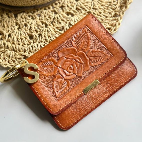 Small Leather Wallet with AirTag Slot: Embossed Floral Design