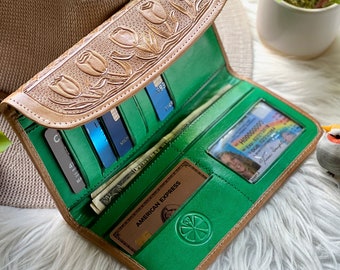 Embossed Tulip Leather Wallet for Women: Handmade Floral Gift