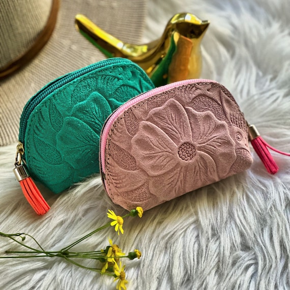 Handmade Leather Zipper Pouch: Small Cosmetic Bag