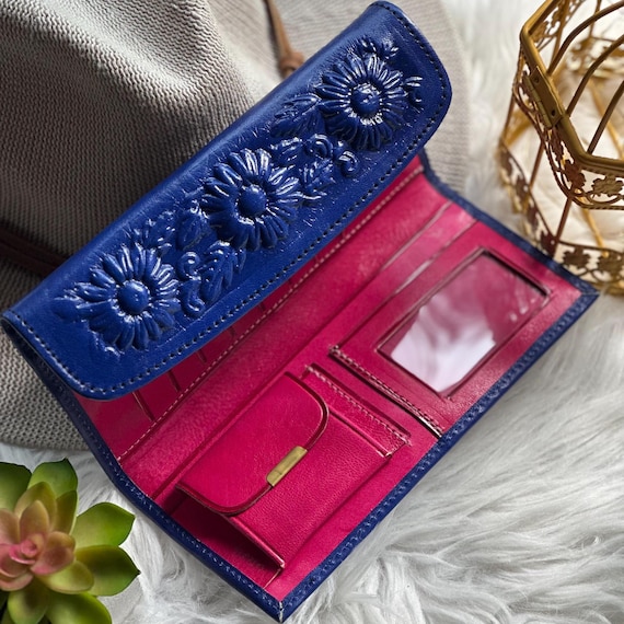 Sunflower Leather Wallet for Women – Personalized Trifold Floral Clutch