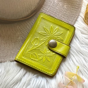Abschlussgeschenk für Sie • Schlanker Kreditkartenhalter • Minimalistische Geldbörse für Frauen • Personalisierte Boho Geldbörse