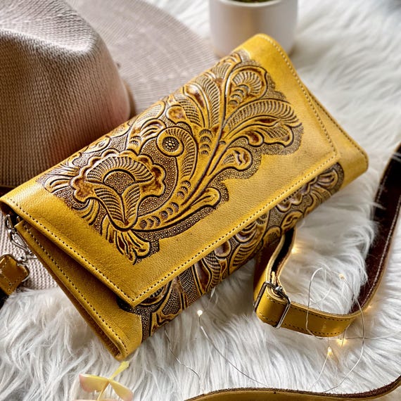 Tooled Leather Wallet Purse for Women, Western Leather Clutch Bag, Handmade Crossbody Wallet, Boho Floral Leather Wristlet, Gift for Her