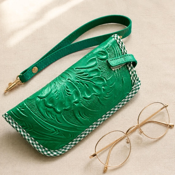 Handmade Tooled Leather Glasses Case: Personalized Eyeglass Pouch