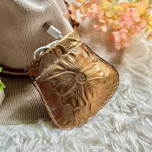 Sacchetto in pelle fatto a mano • Piccolo portamonete • Sacchetto con cornice flessibile • Design floreale • Custodia per AirPods • Regalo per lei