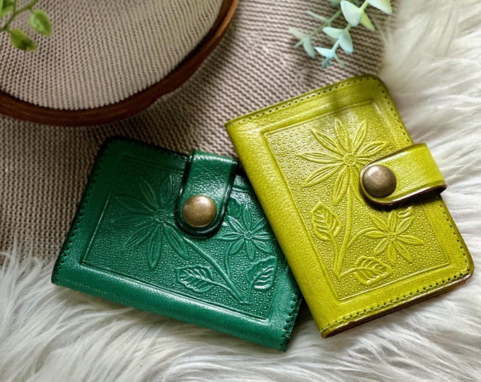 Sustainable leather small wallet • minimalist wallet • back pocket wallets for women • cute leather wallets • gifts for her