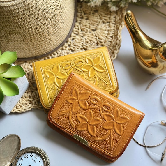 Handcrafted Leather Wallet: Floral Embossed Small Wallet