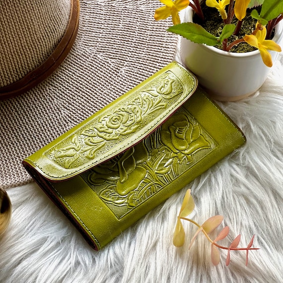 Leather Wallet for Women, Embossed Floral Wallet, Small Boho Wallet, Personalized Card Holder Gift for Mom
