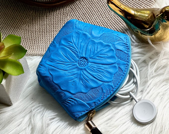 Leather small pouch • coin purse woman • personalized gifts for her • small cosmetic bag
