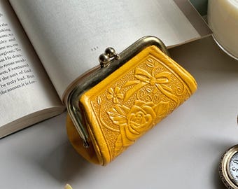Vintage Style Leather Coin Purse: Floral Kisslock Clasp, Handmade