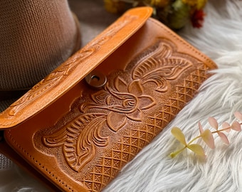 Embossed leather wallets for women • women gifts • women wallets • credit cards purse